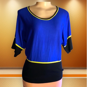 Emma G brand scoop‎ neck color blocked top